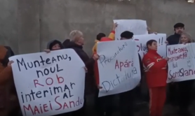 VIDEO // PROTEST matinal la casa Procurorului General Interimar, Ion Munteanu: „Procuratura apără dictatura”